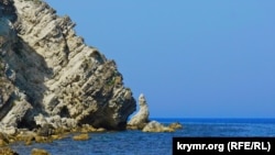 Судно «ЯМК-0041» затримали навесні 2018 року поблизу мису Тарханкут (на фото)