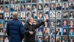 "Норд-Ост" - к 20-летию трагедии. Прямой эфир программы "Время Свободы", 2002 год. Ведущий Петр Вайль. "Норд-Ост" - к 20-летию трагедии. Прямой эфир программы "Время Свободы", 2002 год. Ведущий Петр Вайль.