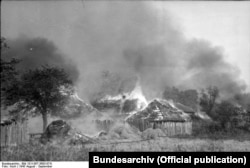 Горіння хат створювало «димову завісу»