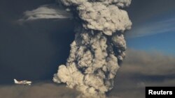 За прогнозами, виверження не загрожуватиме авіасполученню чи місцевим жителям. Втім, аеропорт Кефлавік усе ж закрили як запобіжний захід