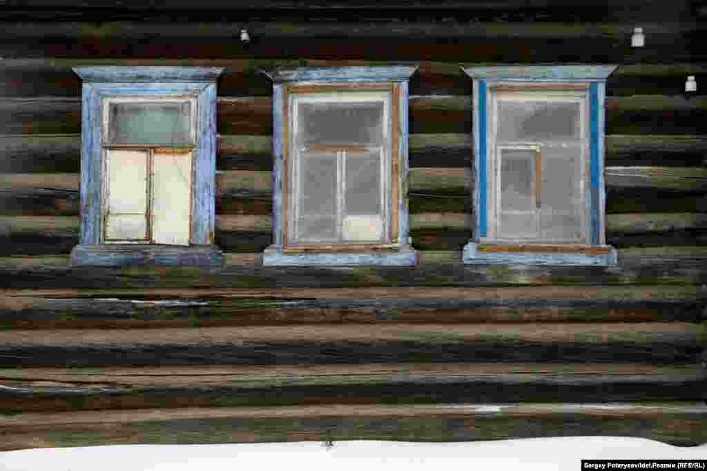  Покинутый дом на окраине поселка Сернур (республика Марий Эл)