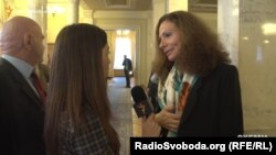 Народний депутат Юлія Льовочкіна запевняє, що нічого не знає про фінансові операції банку «Кліринговий дім», акціонером якого вона є