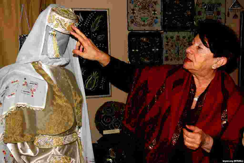 Организаторы выставки подчеркивают, что главная цель такого рода экспозиций и курсов по вышивке – возрождение крымскотатарской культуры в быту.