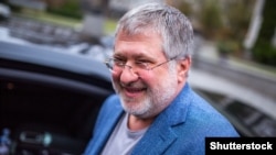 Серед покупок олігарха, про які йде мова у розслідуванні, BuzzFeed перераховує «розкішний» готель на 484 номери в Клівленді з виглядом на озеро та 21-поверхову офісну вежу