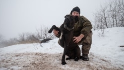 Капрал с Евгением позируют для снимка