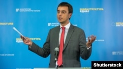 Володимир Омелян