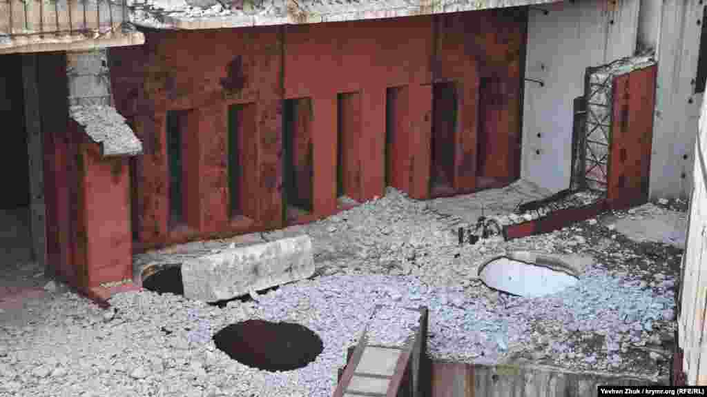 Как писали российские СМИ, к сентябрю 2019 года два производственных предприятия из Ростова выполнили демонтаж реакторного отделения