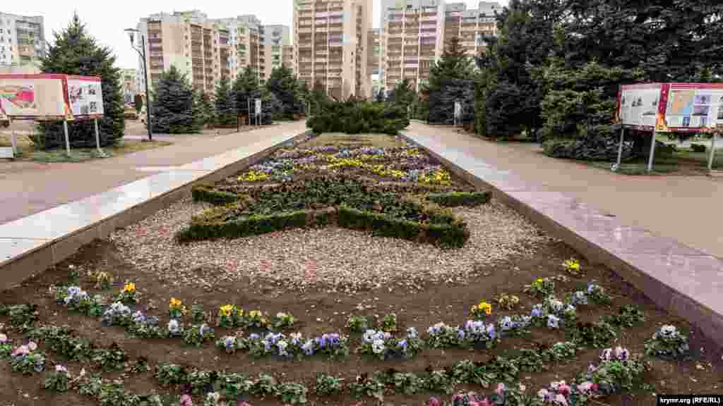 Центральная клумба на «Красной горке»