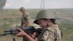 Вперше в історії ЗСУ жінки здобувають спеціальність артрозвідниць (відео) Вперше в історії ЗСУ жінки здобувають спеціальність артрозвідниць (відео)