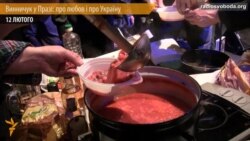 Винничук у Празі зварив на сцені борщ Винничук у Празі зварив на сцені борщ