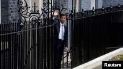 Британці вітають нового прем'єр-міністра Ріші Сунака. Лондон, 25 жовтня 2022 року