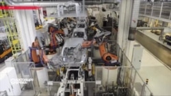 Компания Volkswagen запретила продавать свои грузовики и автобусы в Крыму (видео) Компания Volkswagen запретила продавать свои грузовики и автобусы в Крыму (видео)