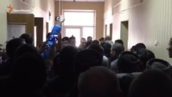 Конфликт в коридоре Верховного суда Крыма (видео) Конфликт в коридоре Верховного суда Крыма (видео)