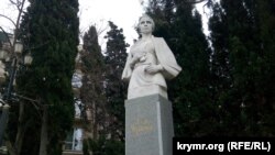 Пам'ятник Лесі Українці в Балаклаві