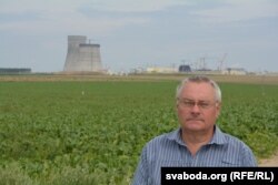 Микола Уласевич на фоні БєлАЕС