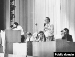 Рефат Аппазов на Втором Курултае крымскотатарского народа. Крым, Симферополь, 1991 год