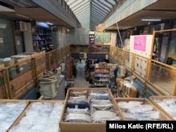 Один з багатьох китайських магазинів у Белграді