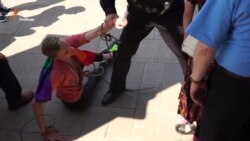 «Очищення від гріхів» та ЛГБТ-акція у Москві (відео) «Очищення від гріхів» та ЛГБТ-акція у Москві (відео)