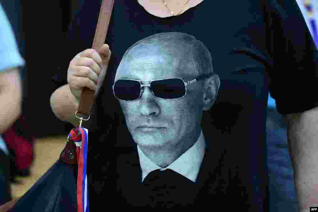 Зрители на церемонии открытия Дня России на выставке "Экспо-2015" в Милане