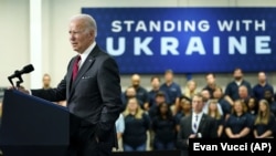 У Білому домі повідомили, що Байден під час розмови засудив «безглузді атаки» Росії по території України