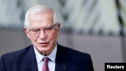 Раніше 4 січня Жозеп Борррель повідомив, що напередодні візиту до України поспілкувався телефоном із генеральним секретарем НАТО Єнсом Столтенберґом