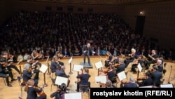 Виконання П’ятої симфонії Бетховена оркестром Kammeracademie Potsdam під орудою диригента Антонелло Макадорди під час фестивалю «Празька весна». 22 травня 2025 року