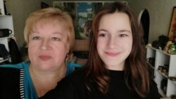 Валентина Любушкіна та її онука Олена