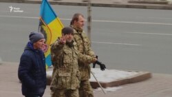 Оборонці Дебальцева відзначили роковини боїв за місто (відео) Оборонці Дебальцева відзначили роковини боїв за місто (відео)