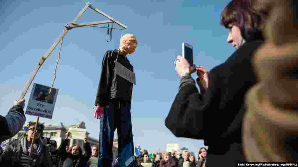 Напередодні тижня Масниці українці приготували опудало для спалення.