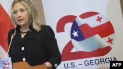 Госсекретарь США Хиллари Клинтон на заседании Комиссии по стратегическому партнерству в Батуми. 5 июня 2012 года