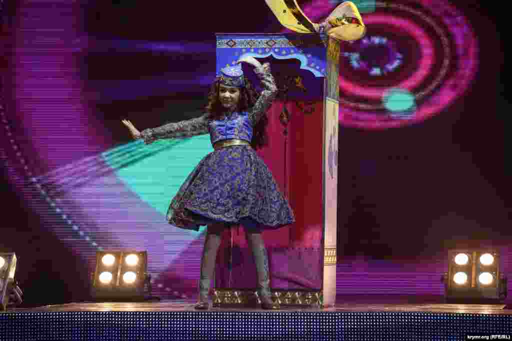 Адиле Чалбаш - 1-е место, победительница в номинации «вокал», младшая группа