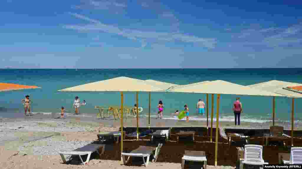 На пляже «Камешки» отдыхающих мало