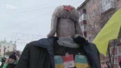 «Кров’ю» та яйцями у Сумах відзначили новосілля осередку проросійської партії (відео) «Кров’ю» та яйцями у Сумах відзначили новосілля осередку проросійської партії (відео)