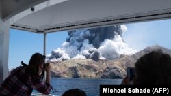 Виверження вулкана на Вайт-Айленді, Нова Зеландія, 9 грудня 2019 року (фото надане Michael Schade)