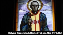 Блаженний Еміліян Ковч, вітраж художника І.Іваніва