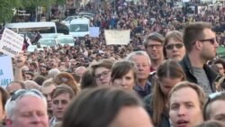 У Чехії протестують проти президента Земана і міністра фінансів Бабіша (відео) У Чехії протестують проти президента Земана і міністра фінансів Бабіша (відео)