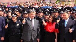 В Киеве приняли присягу первые 2000 полицейских (видео) В Киеве приняли присягу первые 2000 полицейских (видео)