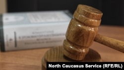 Судебный молоток, иллюстративное фото