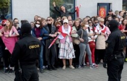 Під час затримання силовиками учасниць жіночого маршу в Мінську, 19 вересня 2020 року