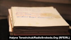 Списані зошити про перші демократичні мітинги в Україні