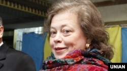 Раніше Юлія Мостова повідомила журналістам, що не змогла проголосувати, тому що її