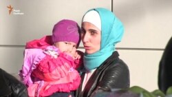 Туреччина вивезла 180 турків-месхетинців із Донбасу (відео) Туреччина вивезла 180 турків-месхетинців із Донбасу (відео)