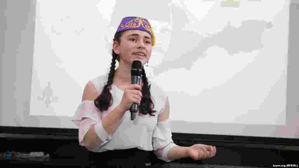 Айше Мустафаева из Симферопольского района заняла 1-е место в категории «Декламация стихов» среди 9-11 классов 