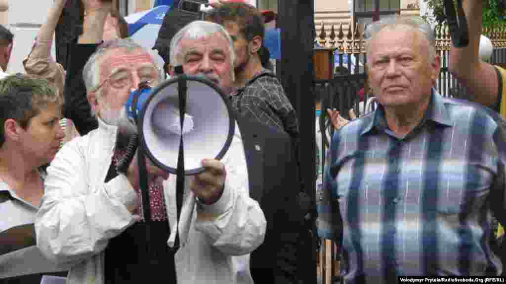 Из-за судебного запрета мероприятие провели как «встречу с депутатом Верховной Рады Крыма Леонидом Пилунским»