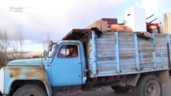 Kəlbəcərdən yeni görüntülər: erməni əhali əlinə keçəni götürüb rayondan çıxır Kəlbəcərdən yeni görüntülər: erməni əhali əlinə keçəni götürüb rayondan çıxır