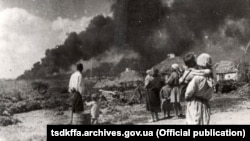 Горящая украинская деревня. Лето 1941 года