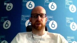 «Регулярно отримую повідомлення про те, що мою подругу зґвалтують» – мер району Праги про загрози з боку Росії – відео «Регулярно отримую повідомлення про те, що мою подругу зґвалтують» – мер району Праги про загрози з боку Росії – відео