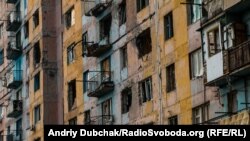 Зруйнована 9-поверхівка в Авдіївці, фото за березень 2016 року