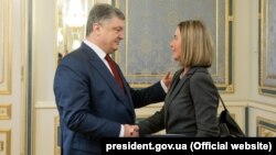 Президент України Петро Порошенко та верховний представник ЄС із закордонних справ та безпекової політики Федеріка Моґеріні, Київ, 12 березня 2018 року