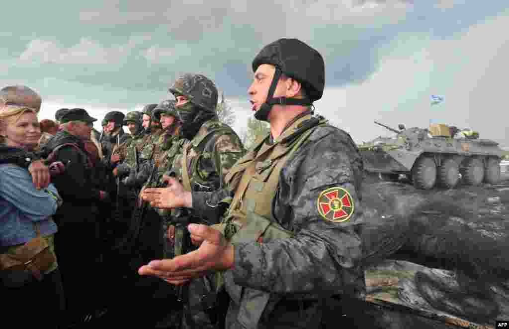 Солдати Національної гвардії заблоковані проросійськими активістами на дорозі Краматорськ – Слов’янськ